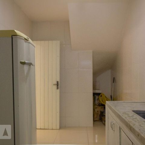 Casa para alugar com 220m², 3 quartos e 2 vagasCozinha