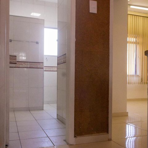 Casa para alugar com 220m², 3 quartos e 2 vagasEscadas
