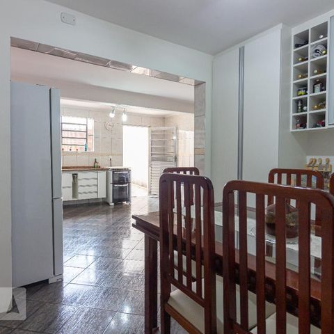 Casa à venda com 300m², 3 quartos e 2 vagasCozinha