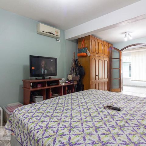 Casa à venda com 300m², 3 quartos e 2 vagasSuíte 