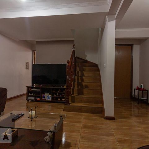 Casa à venda com 300m², 3 quartos e 2 vagasSala