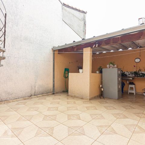 Casa à venda com 300m², 3 quartos e 2 vagasQuintal