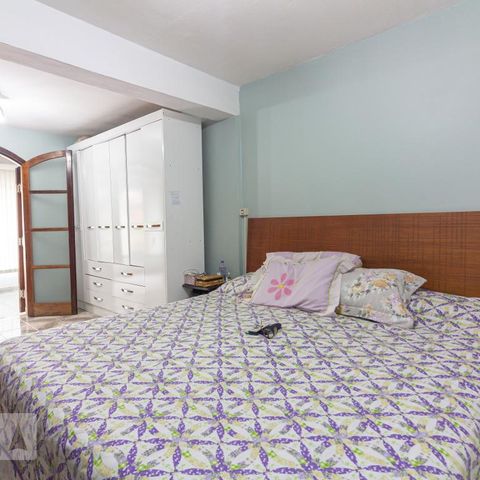 Casa à venda com 300m², 3 quartos e 2 vagasSuíte 