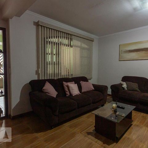 Casa à venda com 300m², 3 quartos e 2 vagasSala