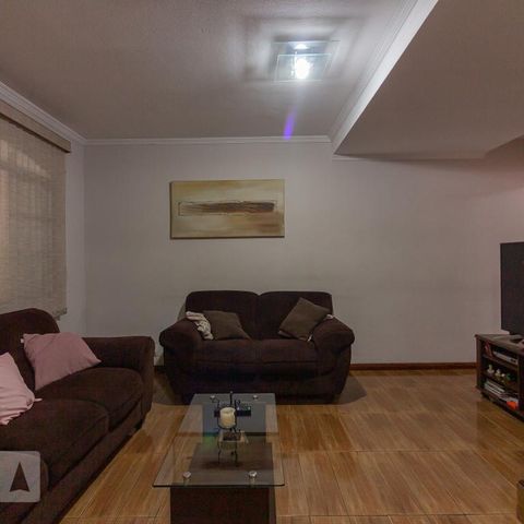 Casa à venda com 300m², 3 quartos e 2 vagasSala