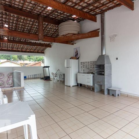 Casa à venda com 300m², 3 quartos e 2 vagasSacada