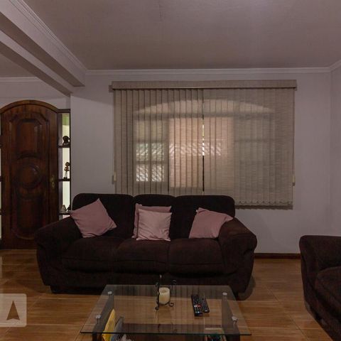 Casa à venda com 300m², 3 quartos e 2 vagasSala