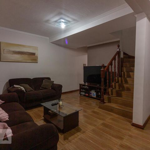 Casa à venda com 300m², 3 quartos e 2 vagasSala
