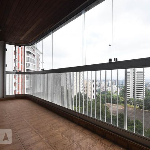 Apartamento para alugar com 188m², 3 quartos e 2 vagasVaranda