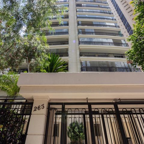 Apartamento à venda com 134m², 3 quartos e 2 vagasFachada