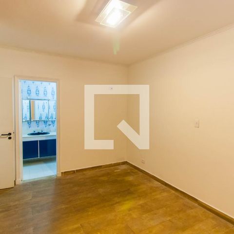 Casa à venda com 300m², 4 quartos e 2 vagasSuíte