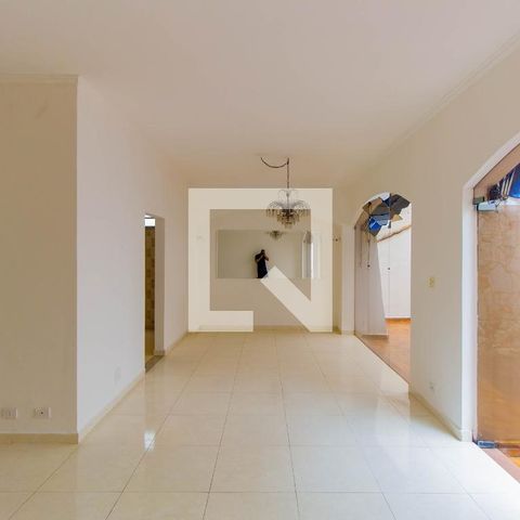 Casa à venda com 300m², 4 quartos e 2 vagasSala