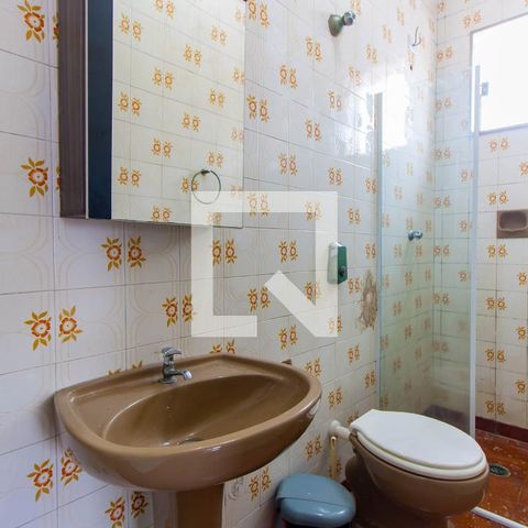 Casa à venda com 300m², 4 quartos e 2 vagasBanheiro 4