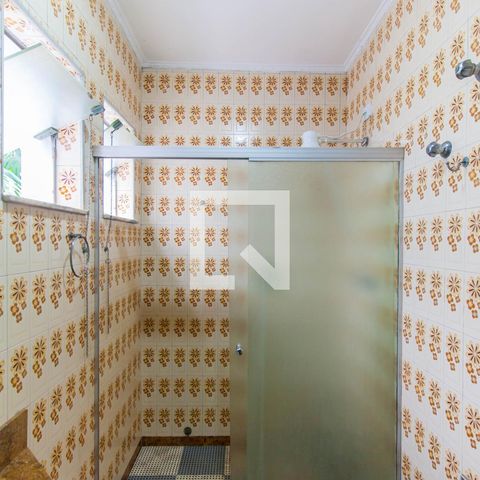 Casa à venda com 300m², 4 quartos e 2 vagasBanheiro 2