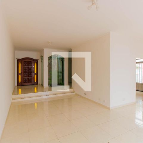 Casa à venda com 300m², 4 quartos e 2 vagasSala