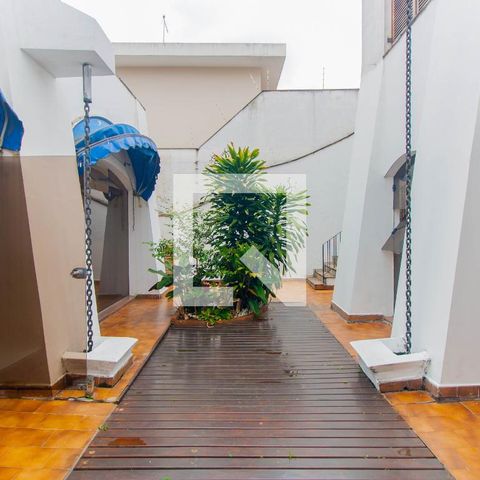 Casa à venda com 300m², 4 quartos e 2 vagasQuintal