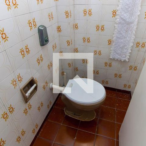 Casa à venda com 300m², 4 quartos e 2 vagasBanheiro 3