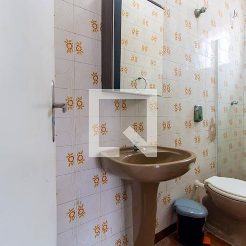 Casa à venda com 300m², 4 quartos e 2 vagasBanheiro 4