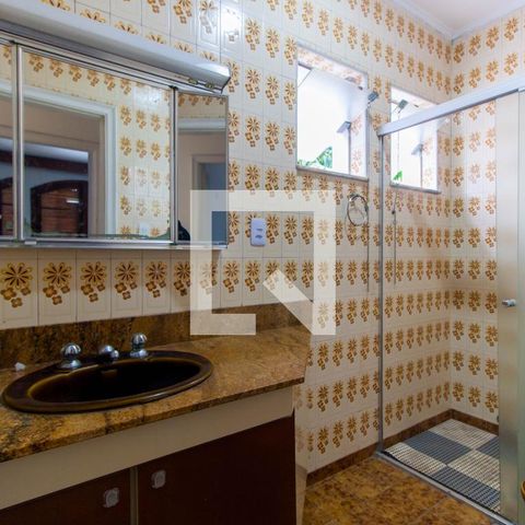 Casa à venda com 300m², 4 quartos e 2 vagasBanheiro 2