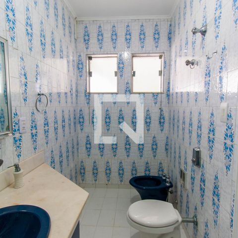 Casa à venda com 300m², 4 quartos e 2 vagasBanheiro da Suíte