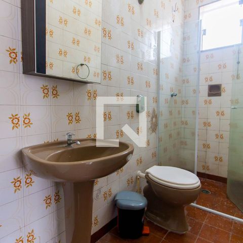 Casa à venda com 300m², 4 quartos e 2 vagasBanheiro 4