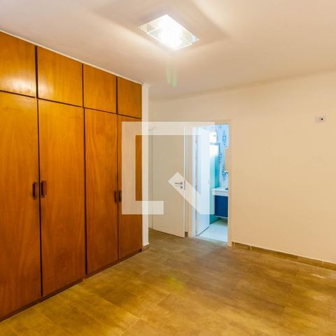 Casa à venda com 300m², 4 quartos e 2 vagasSuíte