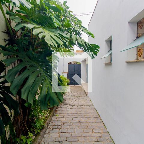 Casa à venda com 300m², 4 quartos e 2 vagasCorredor