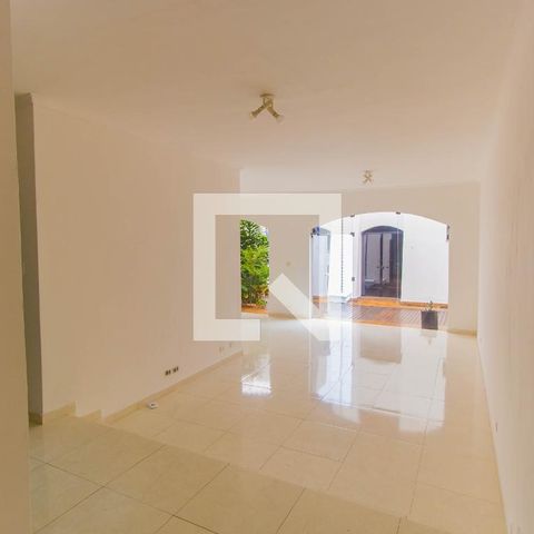 Casa à venda com 300m², 4 quartos e 2 vagasSala