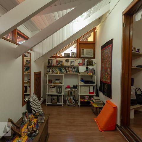 Casa à venda com 350m², 4 quartos e 3 vagasquarto 1