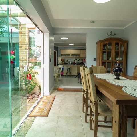 Casa à venda com 350m², 4 quartos e 3 vagassala de jantar