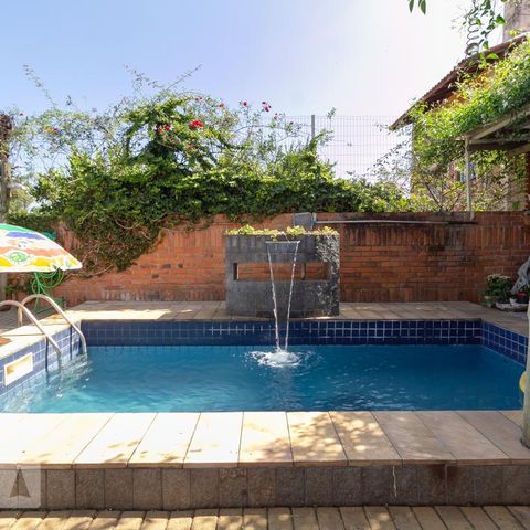 Casa à venda com 350m², 4 quartos e 3 vagasPiscina