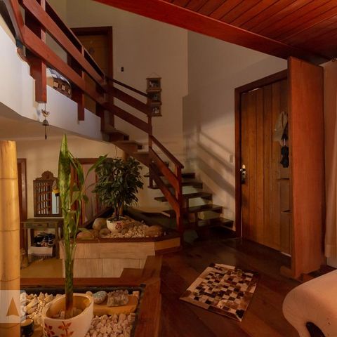 Casa à venda com 350m², 4 quartos e 3 vagasentrada