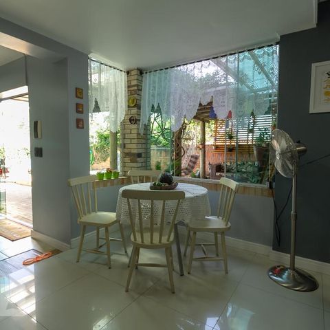 Casa à venda com 350m², 4 quartos e 3 vagasCopa