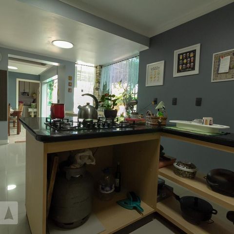 Casa à venda com 350m², 4 quartos e 3 vagascozinha
