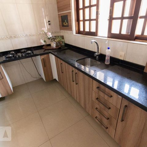 Casa para alugar com 265m², 4 quartos e 2 vagasCozinha Térreo 