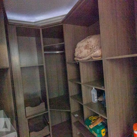 Casa para alugar com 265m², 4 quartos e 2 vagasQuarto 1 Closet Terceiro Andar