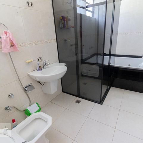 Casa para alugar com 265m², 4 quartos e 2 vagasQuarto 1 Suíte Terceiro Andar