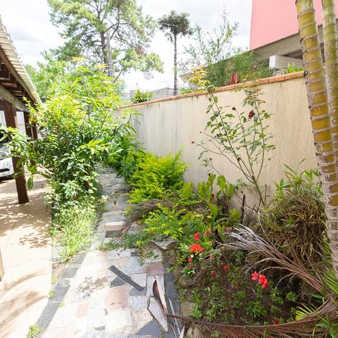 Casa para alugar com 265m², 4 quartos e 2 vagasFachada