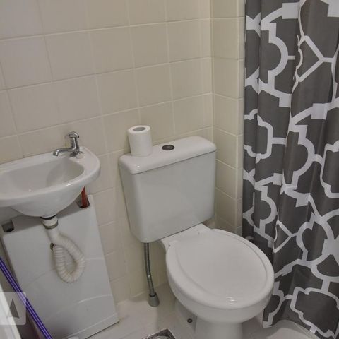 Apartamento para alugar com 321m², 5 quartos e 2 vagasBanheiro de Serviço