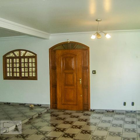 Casa à venda com 220m², 3 quartos e 4 vagasSala