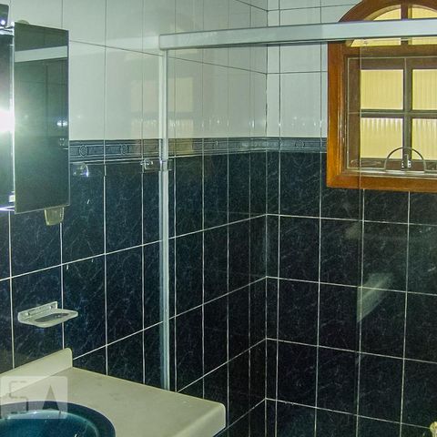 Casa à venda com 220m², 3 quartos e 4 vagasBanheiro 