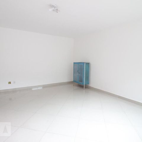 Casa à venda com 135m², 3 quartos e sem vagaSala