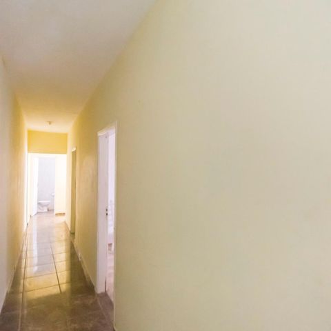 Casa à venda com 125m², 2 quartos e 2 vagasCorredor