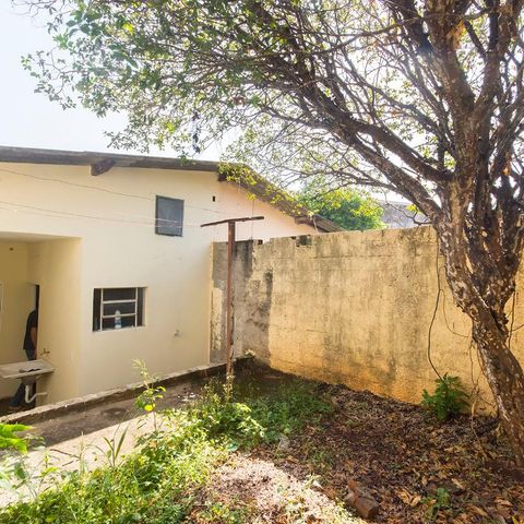 Casa à venda com 125m², 2 quartos e 2 vagasFundos