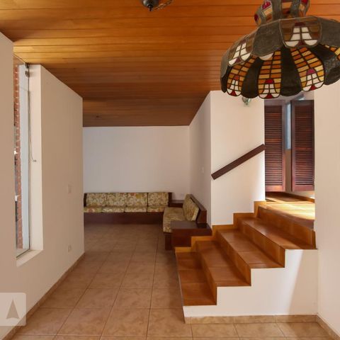 Casa à venda com 300m², 5 quartos e 3 vagasSala