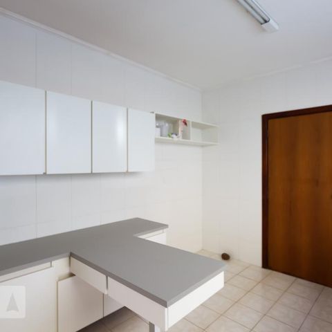Casa à venda com 300m², 5 quartos e 3 vagasCozinha