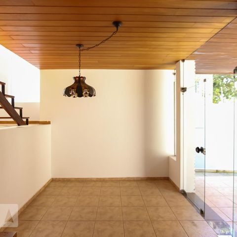 Casa à venda com 300m², 5 quartos e 3 vagasSala