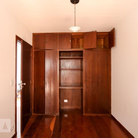 Casa à venda com 300m², 5 quartos e 3 vagasQuarto 2