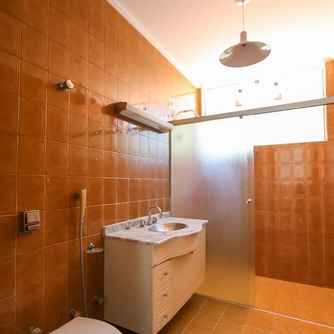 Casa à venda com 300m², 5 quartos e 3 vagasBanheiro