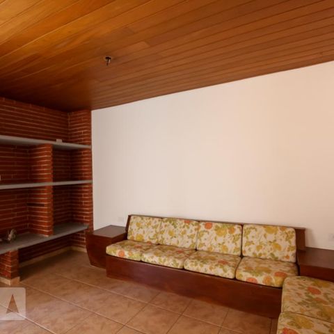 Casa à venda com 300m², 5 quartos e 3 vagasSala